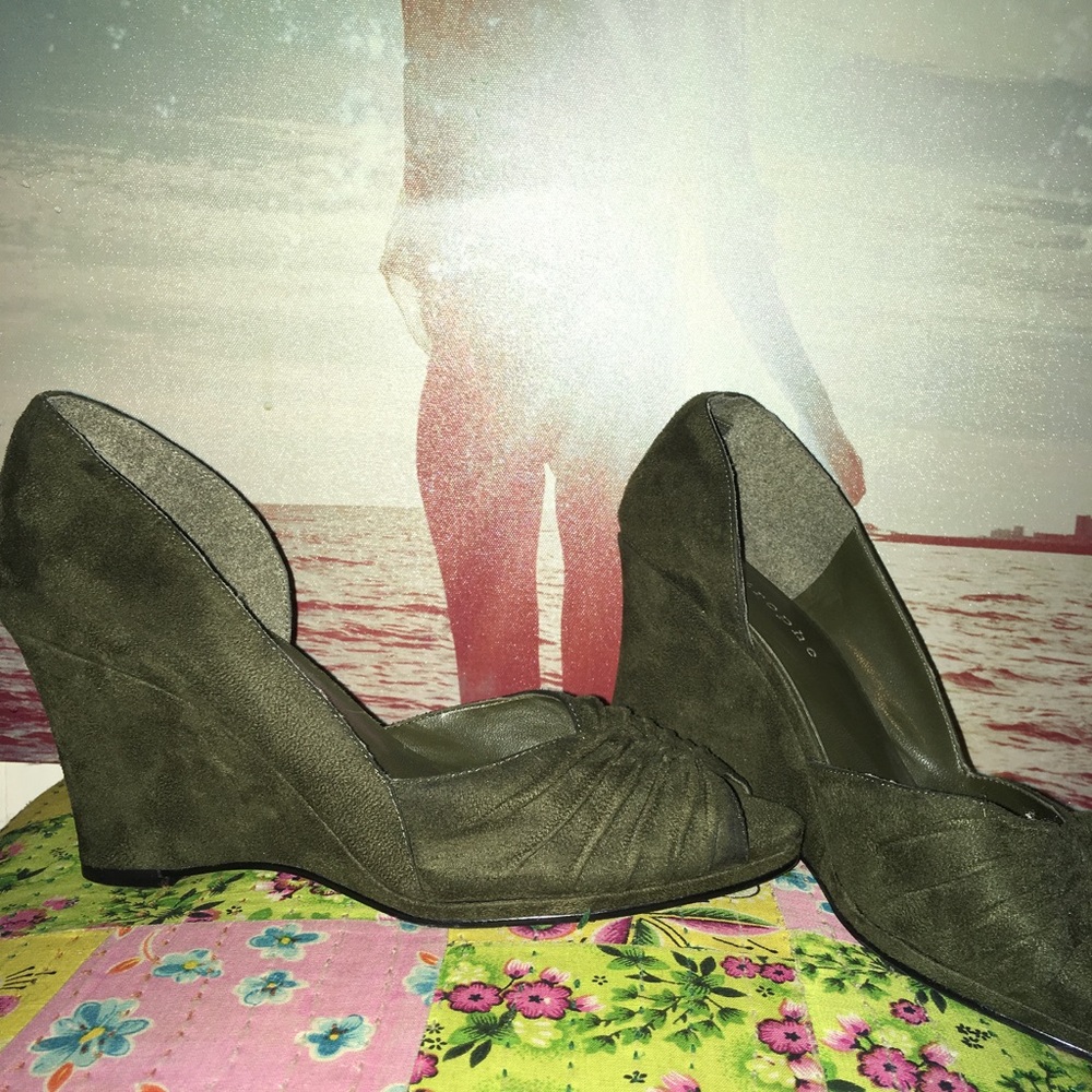 Cute wedge